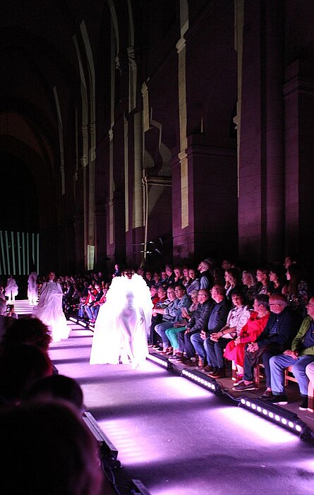 transzendent - die inszenierte Abtei: Performance in der Abteikirche Otterberg