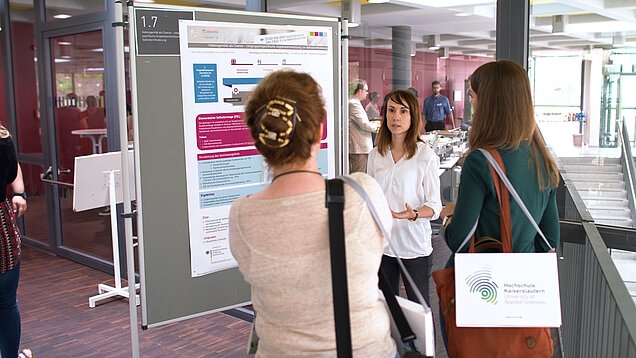 [Translate to Englisch:] Walk&Talk Posteraushang