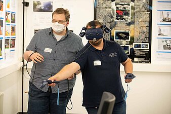 VR-Brille im Einsatz im Labor