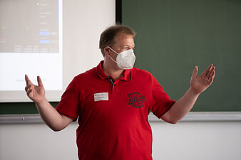 Professor referiert