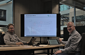 September 2022: Mika Lohtander (left, Turku AMK) and Thomas Kilb (right, HSKL) compare study plans and contents for the planned double-degree programme.