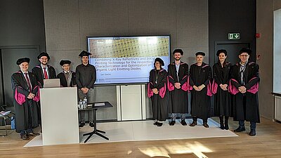 On January 29, 2024, Ian Sachs (4th from left) successfully defended his dissertation in front of the jury. The dissertation at Hasselt University was written in cooperation with HSKL.