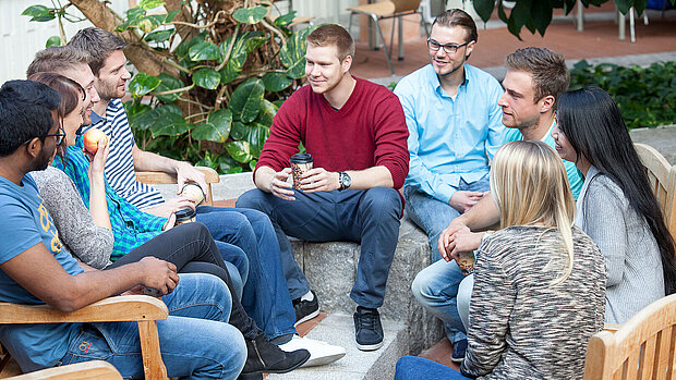 Gruppe in Atrium Pirmasens