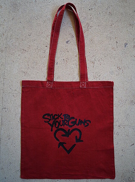 Tasche gefärbt und bedruckt