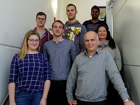 Prof. Dr. rer. nat. Bernd Bufe mit seiner Arbeitsgruppe Prof. Dr. rer. nat. Bernd Bufe mit seiner Arbeitsgruppe